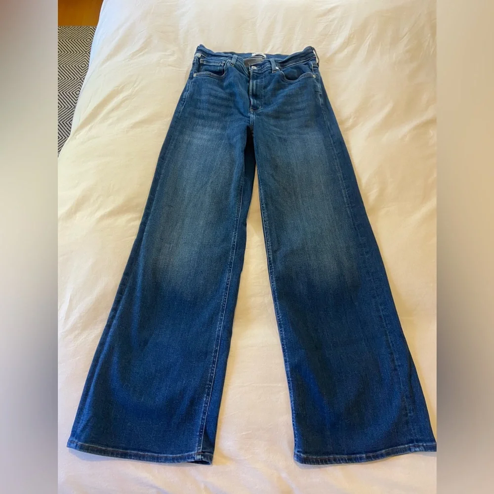 Citizens Of Humanity Wide Legged Lyra Jeans
Size 28 - Picture 3 of 7